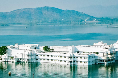 Udaipur : Visite privée d&#039;une journée avec tour en bateau optionnel