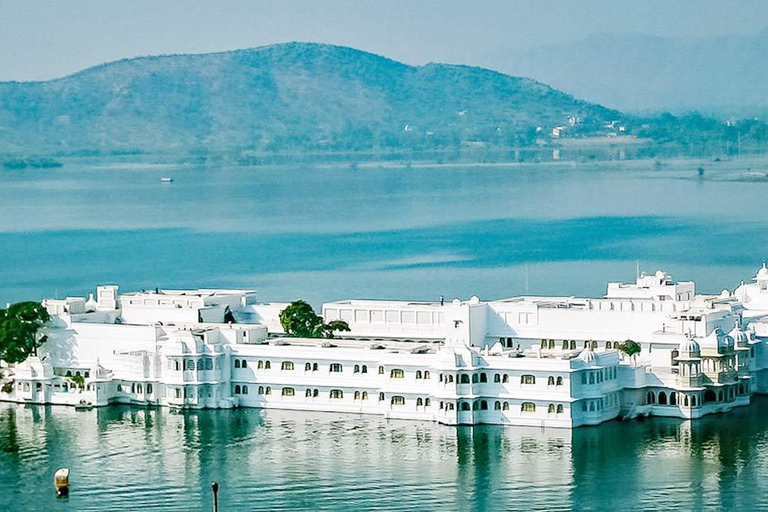 Udaipur : Visite privée d&#039;une journée avec tour en bateau optionnel