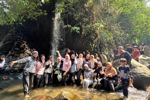Bogor: Hidden Waterfall Trek & Local Lunch (Leuwi Asih)
