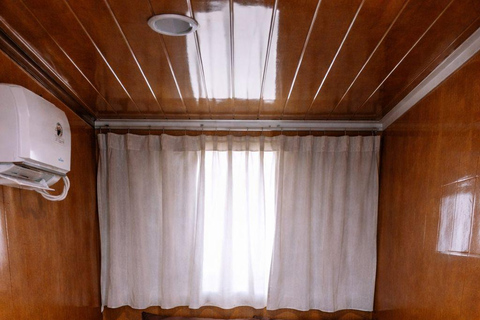 Komodo Islands: 4-Day Liveaboard, Dragons, Whale Sharks Private Room (Double Bed, AC)