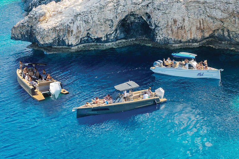 Ayia Napa/Protaras: Yacht Tour to Turtle Bay and Blue Lagoon Transfer from Ayia Napa or Protaras (included)