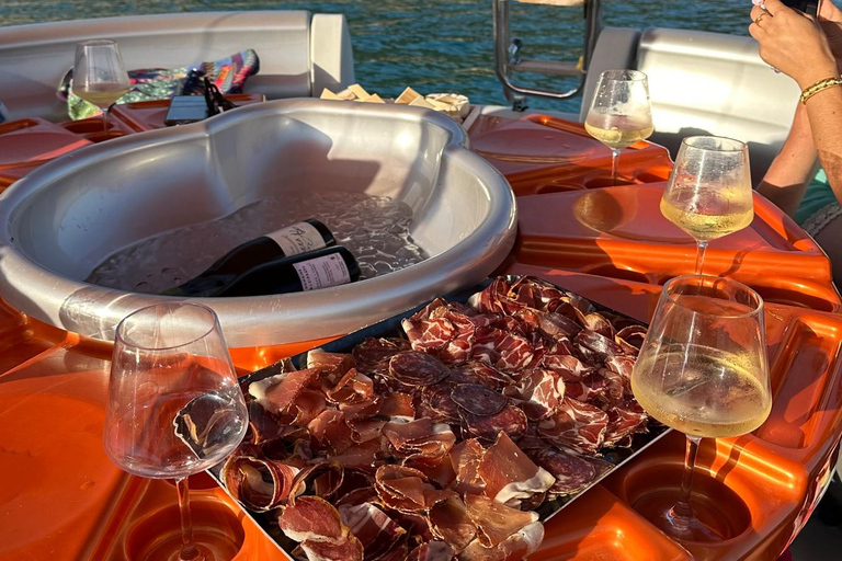 Propriano: BBQ Boat rental without a license for aperitifs or lunch at sea Lunch / Barbecue at sea (midday)
