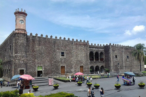 Tour Cuernavaca: Visit Xochicalco and Diego Rivera Murals