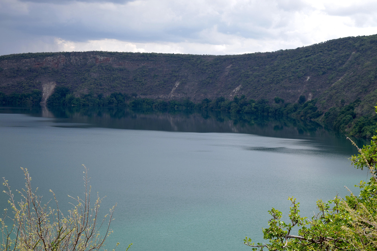 Lake Chala Tour: Wandelen en/of kajakkenMeer van Chala: Wandelen naar de grensrots