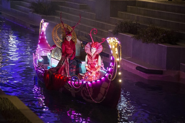 Antalya,Alanya&Side:Land of Legends Gondola Light Show Night