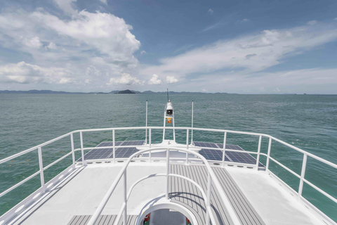 Phuket: Excursión a las Islas Similan en Catamarán Premium Speed