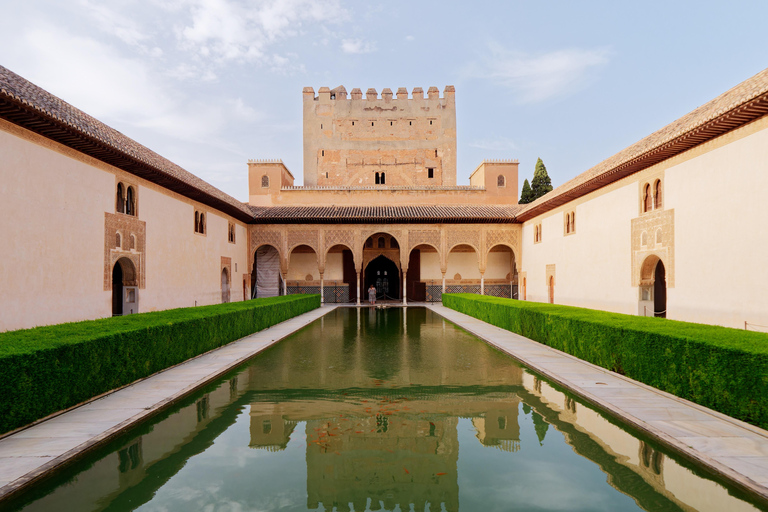 Granada: Guidad tur i Alhambra inklusive Nasridiska palatsetGranada: Alhambra med Nasridiska palatset Guidad tur