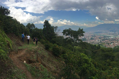 Medellín: Comuna 8 Transformation & Urban Coffee Farm Tour
