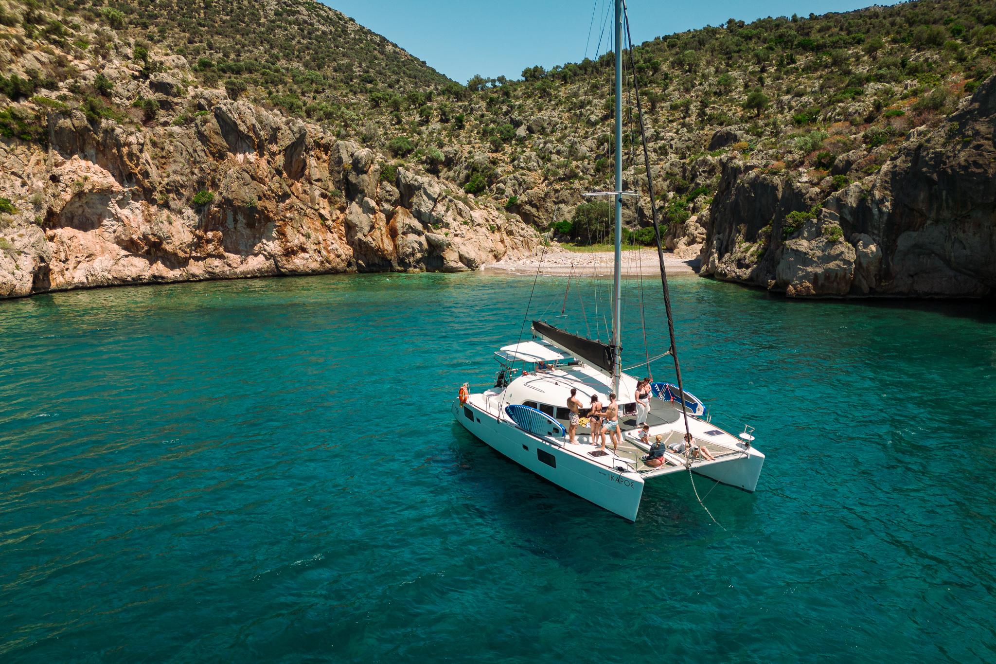Nafplio: Katamaran-Kreuzfahrt mit Mahlzeit und Getränken
