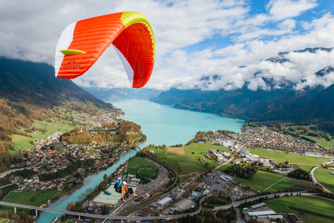 Interlaken: Vuelo en parapente biplazaInterlaken: vuelo tándem en parapente