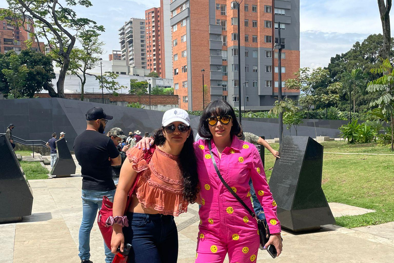 Medellin: Pablo Escobar y City Tour privado. 2 tours en 1 Medellin: pablo escobar y city tour privado. 2 tours en 1