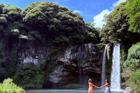 Jeju Small Group Tour incl. Yacht Cruise, Falls & Mt.Halla Jeju Small Group Tour with Yacht Cruise, Falls & Mt.Halla