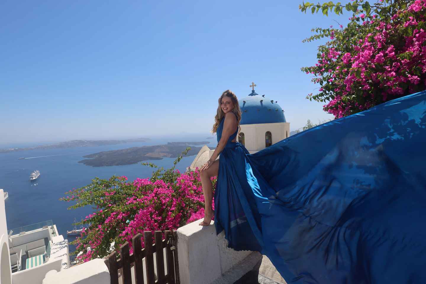 Flying dress Photoshoot in Santorini with Hotel Pickup