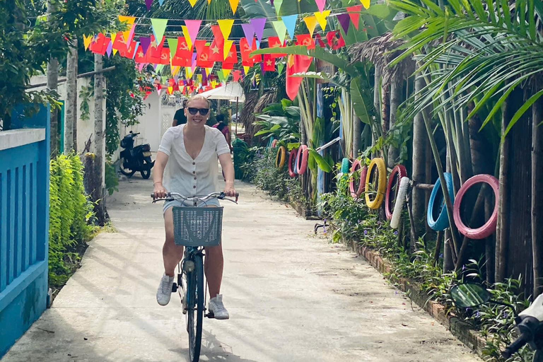 Hoi An: Morning Bike Tour - Rice Wine, Lunch & Villages Group Tour
