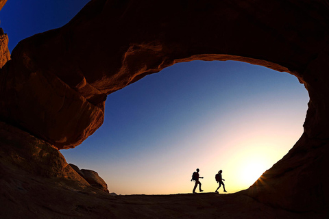 From Petra: Wadi Rum Jeep Tour with Amman Drop-Off