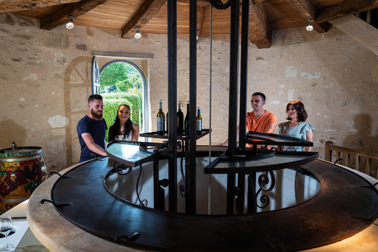 Bordeaux: Hedonistyczna wizyta i degustacja w Château de ReignacBordeaux: Hedonistyczna wizyta/degustacja w Château de Reignac