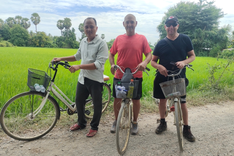 Cyclisme autour du village et de la campagne avec dîner localVisite du village d'Odambang à vélo et dîner chez l'habitant