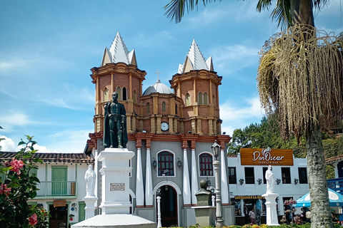 Guatapé Custom Tour, max 7 passengers Guatapé Custom Tour for up to 7 Passengers