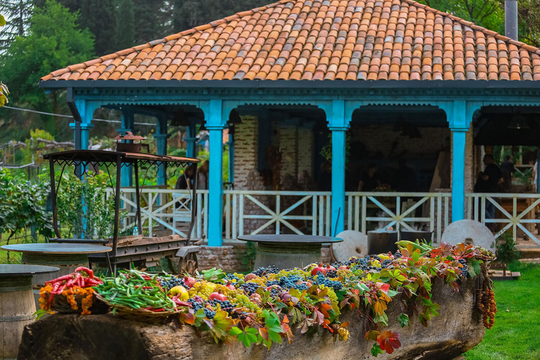 Tbilissi : Visite privée des vignobles de Kakheti avec déjeuner en famille