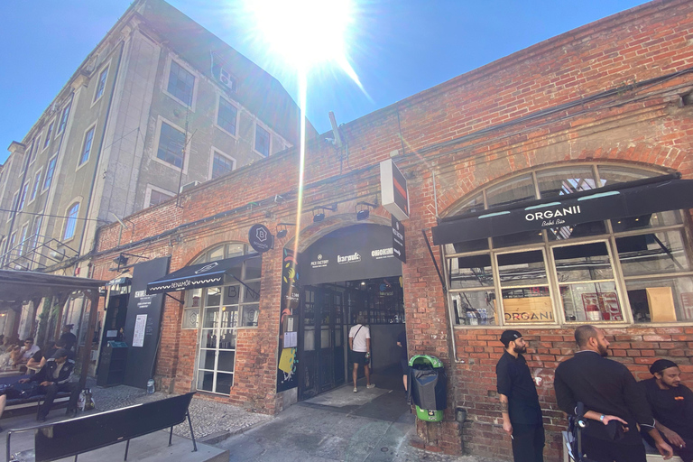 Lisbon: Vintage Electric Tuk-Tuk Guided Tour with Tastings