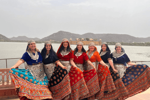 From Delhi: 2 Days Jaipur Sightseeing Tour By Car