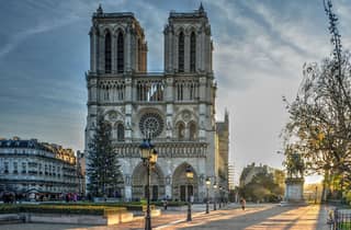 Führung durch das Innere von Notre-Dame mit Zugang ohne Anstehen