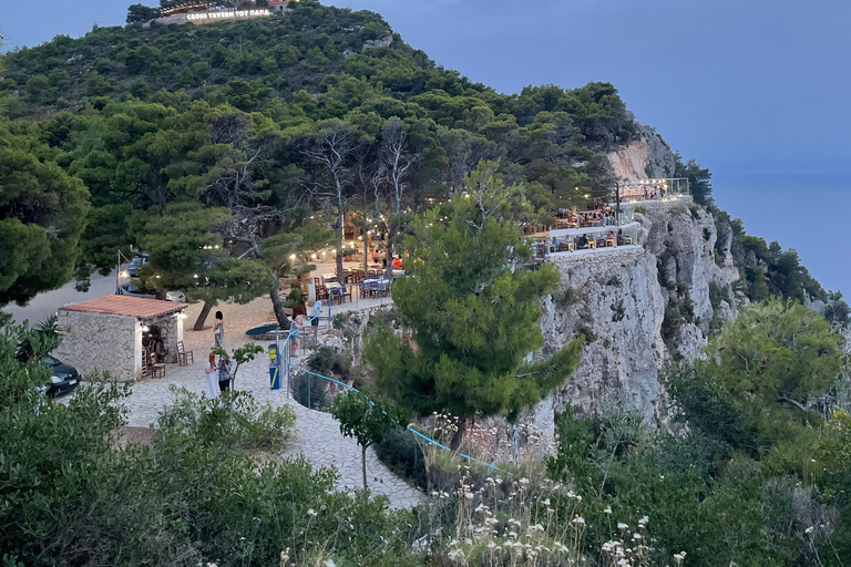 ZAKYNTHOS: Griechische Nachttour bei Sonnenuntergang: Tanzen &amp; Erkunden!