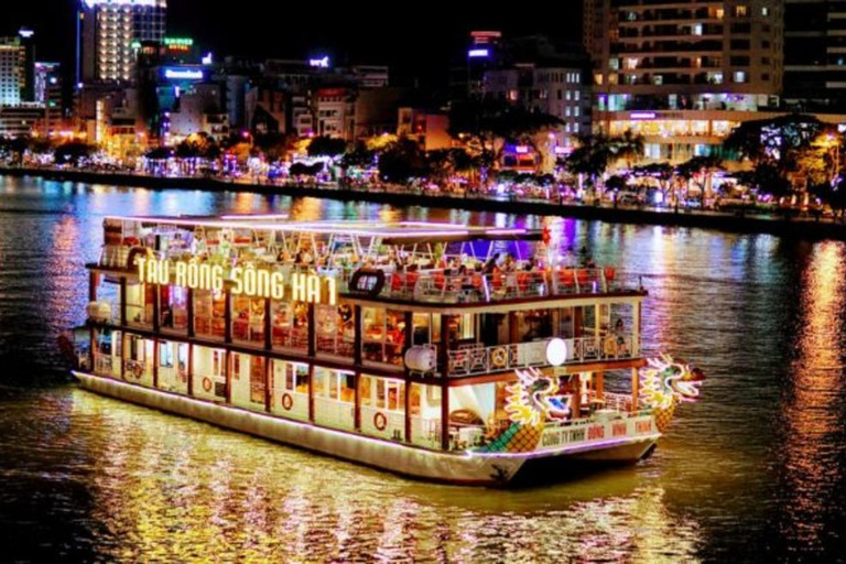 Da Nang: Paseo Nocturno en Barco por el Río Han con Espectáculo los Fines de Semana