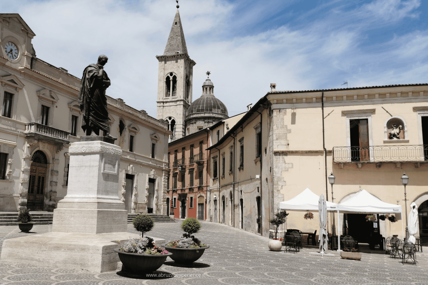 Tour di Sulmona, la città dei confetti