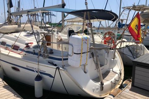 Alicante: Sailboat ride in Alicante Bay Private sailing trip in Alicante Bay