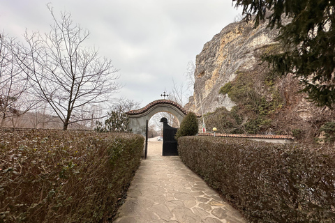 Depuis Bucarest : excursion d'une journée vers les temps forts de la BulgarieFrom Bucharest: Full-Day Trip to Bulgaria Highlights