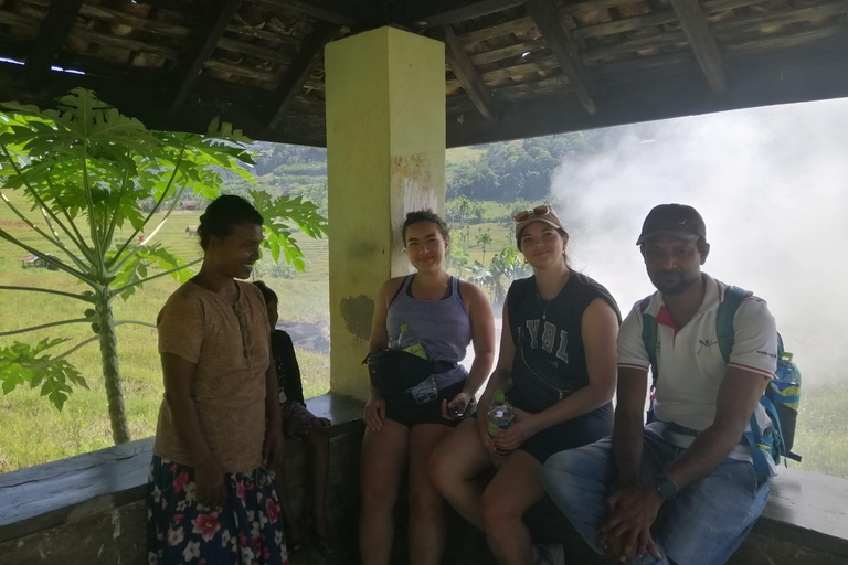 Kandy: Knuckles Mountain Range Full-Day Hike with Lunch