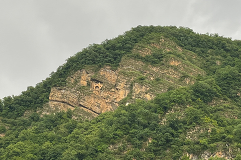 Bakú: excursión de escalada al castillo de hadas de Zagatala con acampadaBakú: Excursión al castillo encantado de Zagatala con acampada