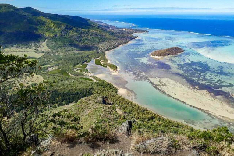 Île Maurice : randonnée au Morne, plage et restaurant