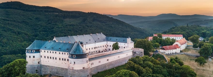 Châteaux, Čičmany et Bratislava