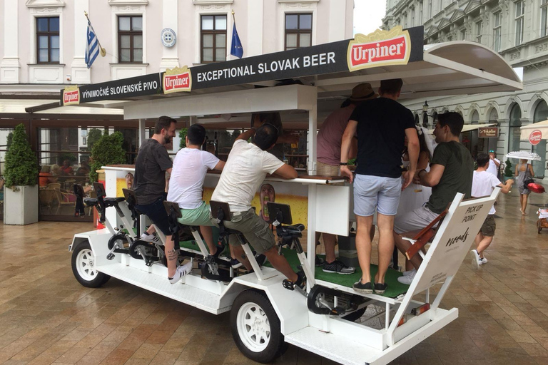 Bratislava: ultiem feestweekend van 2 nachten met hotelovernachting2 nachten in het Bratislava Bash Hostel, 60 minuten bierfietsen, kroegentocht