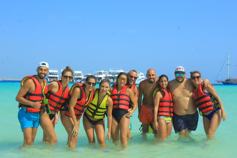 Hurghada: Intro Diving & Snorkeling Tour with Lunch & Drinks Hurghada: Introduction dive & Snorkeling Cruise with Lunch