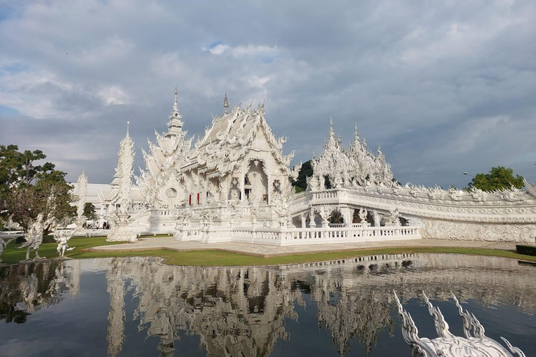 Chiang Rai: Top Temples & Signature Attractions ~Free Buffet
