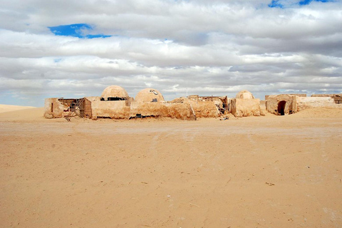 Von Djerba: 2-tägige Tour nach Tozeur, der Bergoase Matmata