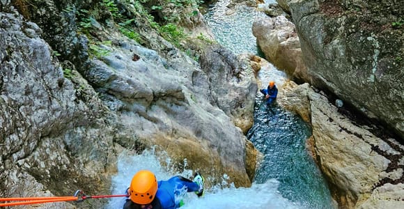 Bovec: Canyoning für Anfänger erleben