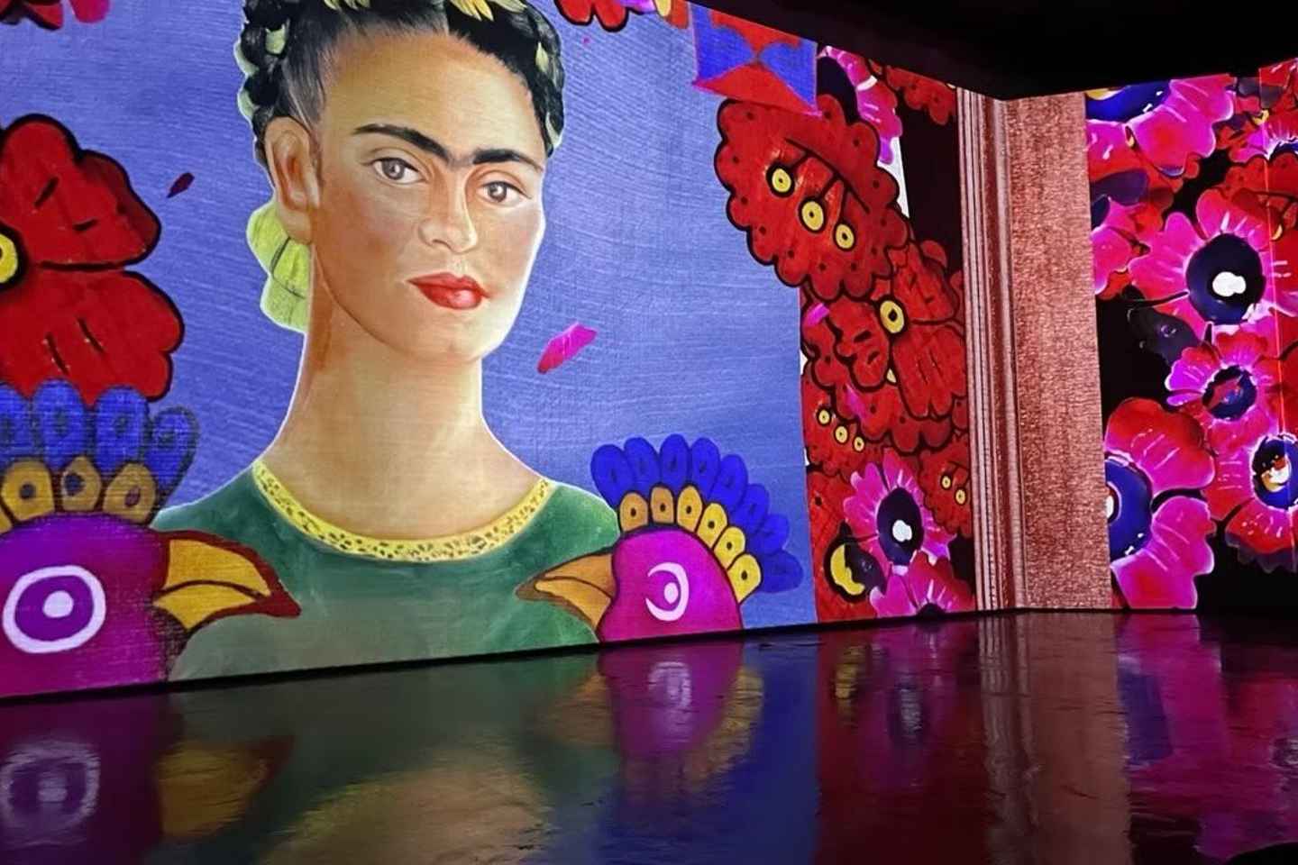 Amsterdam: Frida Kahlo Immersive & Photo Exhibition