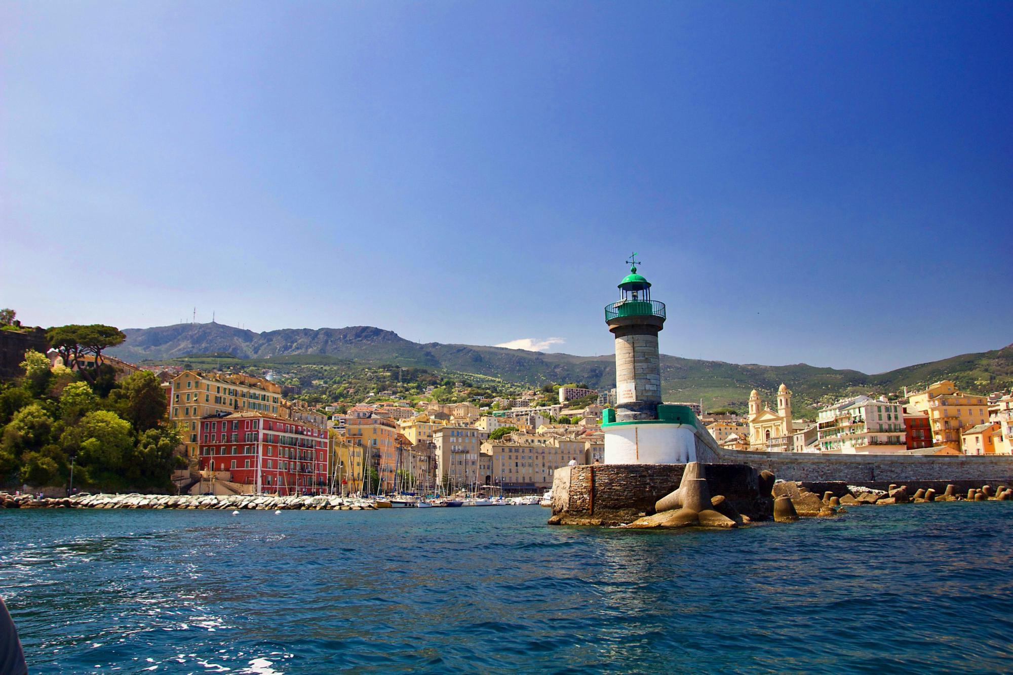 Die Entdeckungstour für Familien vom Alten Hafen von Bastia nach Erbalonga