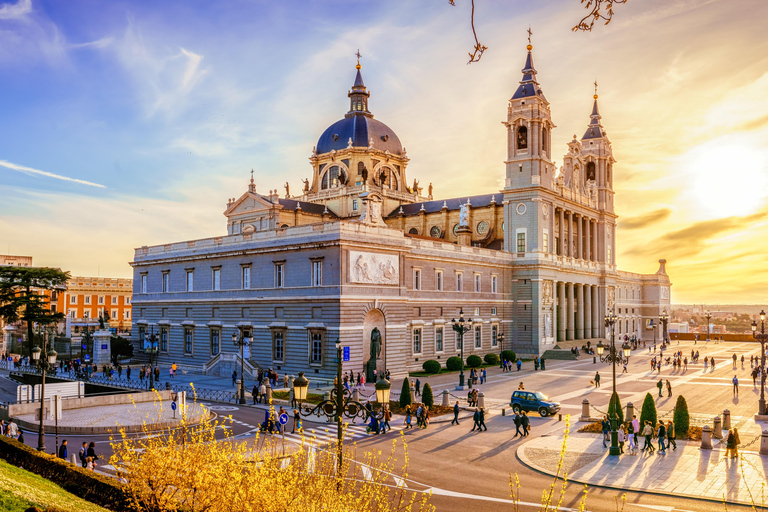 Madrid: Small-group historical walking tour Tour in Spanish