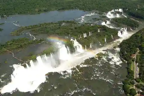 Explore Argentina's Waterfalls: Guided Views and Stories