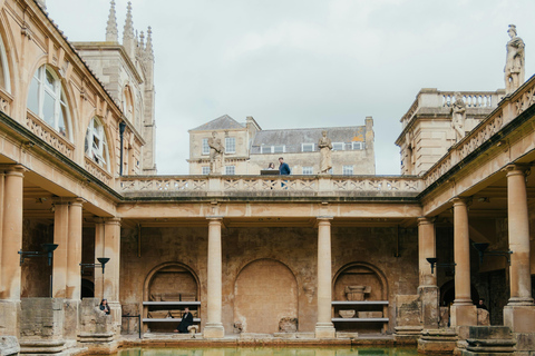 From Southampton: Stonehenge and Bath Private Day Trip