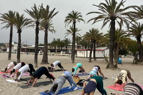 Alicante: PRIVATE Beach Yoga Class at Playa del Postiguet Alicante: Private Yoga Class at Playa del Postiguet