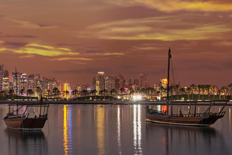 Tour nocturno privado de la ciudad con escala en el aeropuertoTour nocturno de la ciudad de Doha con traslado desde el aeropuerto y hoteles