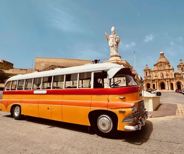 Malta - 5 timmar 5 timmars rundtur med vintagebuss - Mdina & Blue Grotto inkl. mat