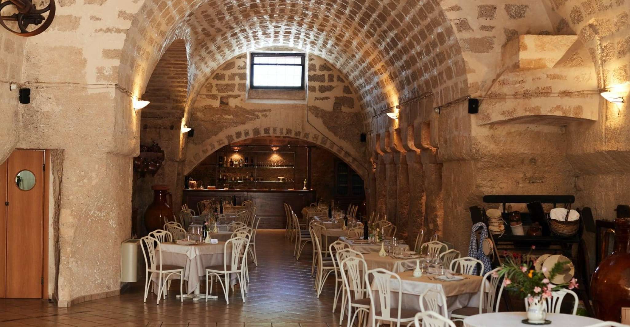 Wine Tour and Dinner, Puglia at the table - Housity