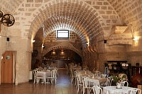 Visite de vin et dîner, Pouilles à la table - Housity